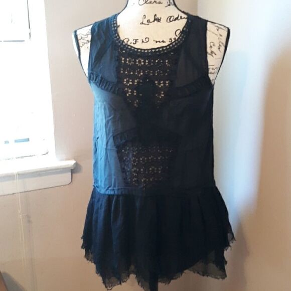 FREE PEOPLE BLACK FLORAL EYELET SLEEVELESS PEPLUM TOP XS - Picture 1 of 4